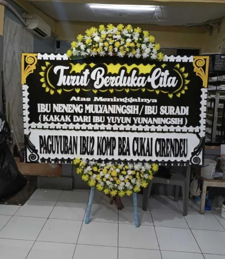 Papan Bunga Duka Pajang